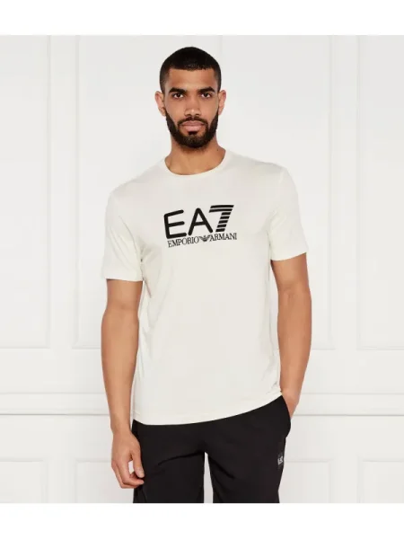 Tricou