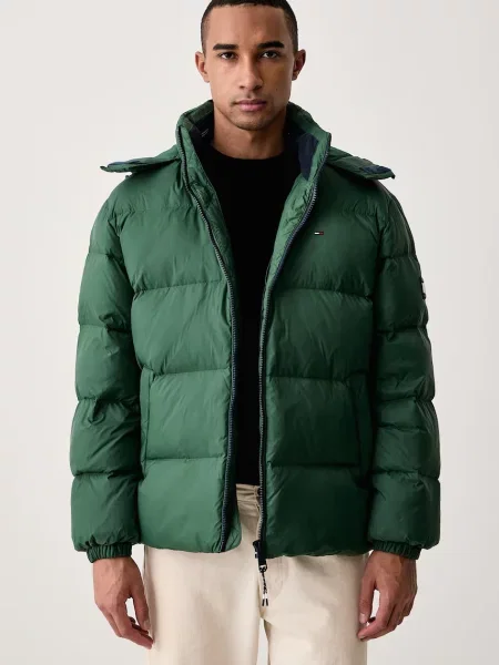 Tommy Jeans geacă cu puf pentru bărbați verde
