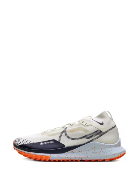 Kratke hlače kargo Nike s printom od flisa bijela