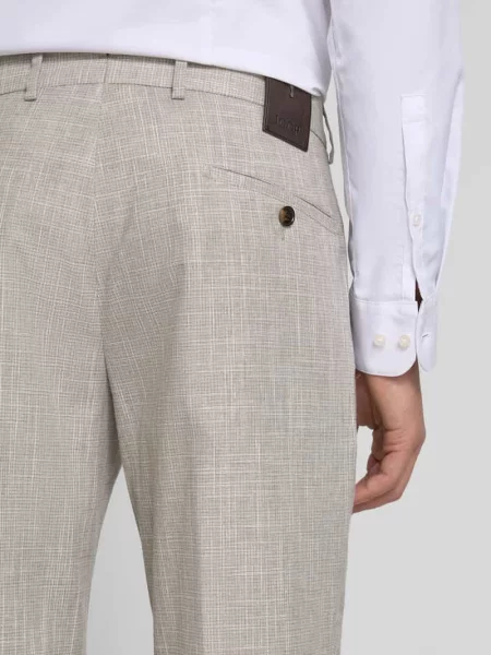 Spodnie od garnituru JOOP! Collection;Elastyczna mieszanka bawełny z dodatkiem wełny;Krój regular fit;Model ‘Hank’;Szlufki;Wpuszczane kieszenie;Szerokość w pasie w rozmiarze 38 cm; beżowe