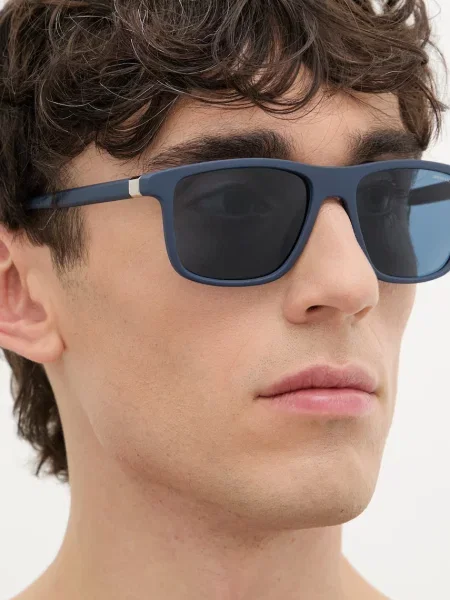 Солнцезащитные очки Armani Exchange