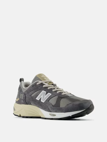 Кросівки New Balance бежеві