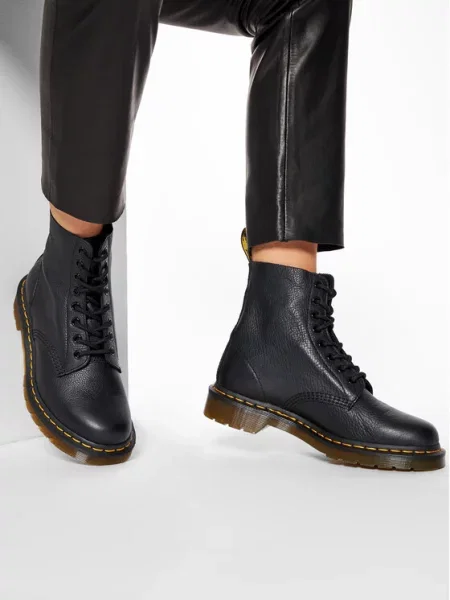 Čižmy Dr. Martens čierna