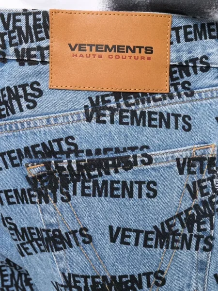 Τζιν με ίσιο πόδι Vetements με σχέδιο μπλε