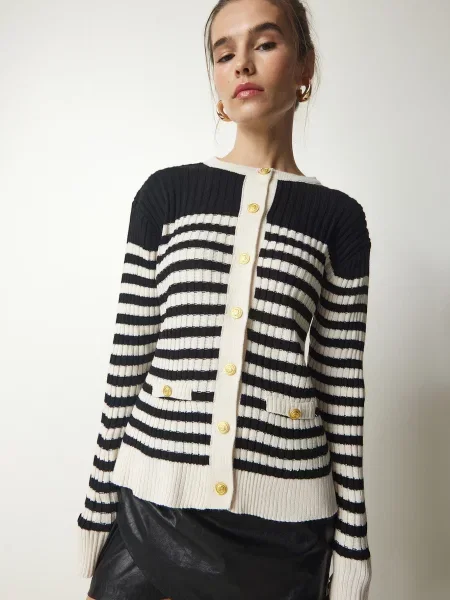 Happiness İstanbul Geacă tricotată negru / natural alb