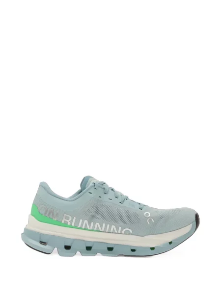 Sneakerși On albastru