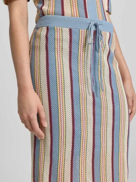 Spódnica midi o wyglądzie dzianiny Jake*s Casual błękitna