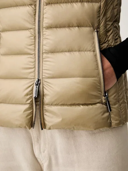 Armani Exchange безрукавка