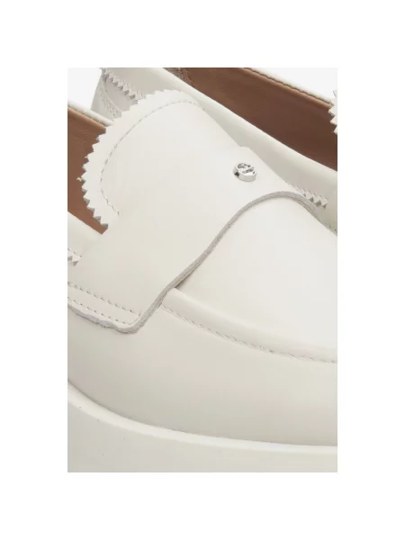 Лофери на тракторній підошві шкіряні молочні Estro білі