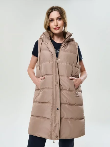 Пуховий жилет бежевий