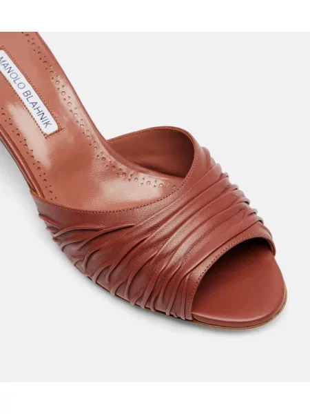 Papuci tip mules Manolo Blahnik din piele maro