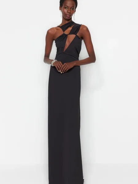 Вечерна рокля Trendyol черно