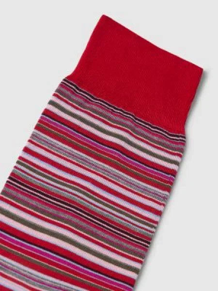 Skarpety ze wzorem w model ‘MICROBLOCK SOCK’ Falke czerwone