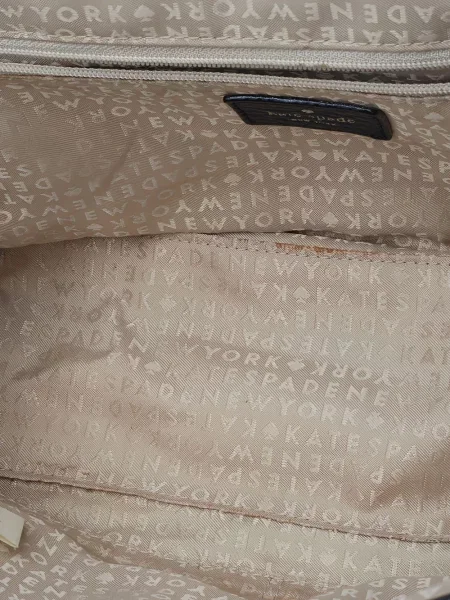 Велурена чанта Kate Spade черно
