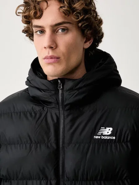 Steppelt dzseki New Balance fekete