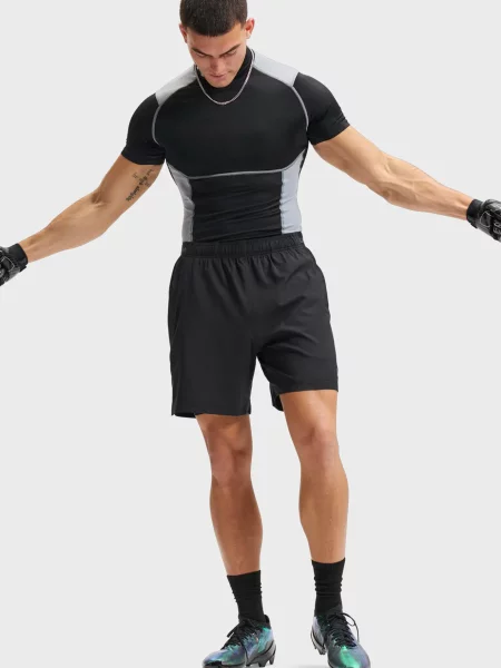 Короткие спортивные шорты Under Armour черные