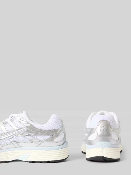 Sneakersy z detal z logo Nike białe