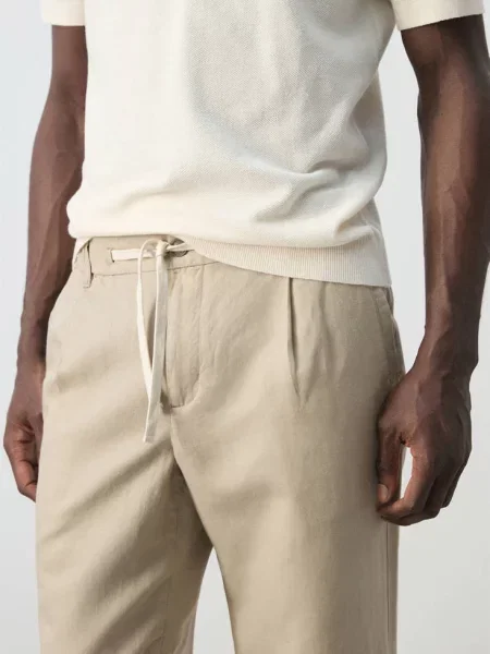 Spodnie slim fit cropped z lnu i bawełny Mężczyzna 44 MANGO MAN beżowy