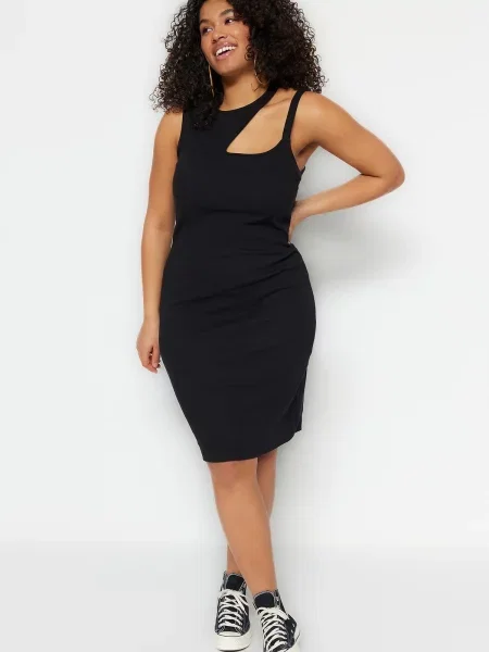 Плетена рокля Trendyol плетена черно