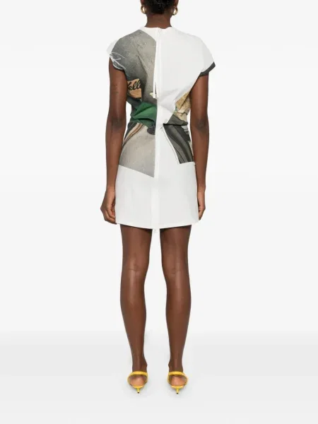 Rochie Issey Miyake cu imagine streetstyle alb