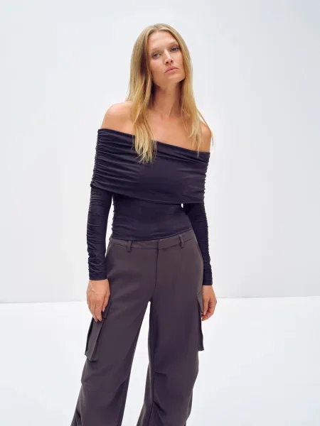 ABOUT YOU x Toni Garrn Majica Kiara temno modra