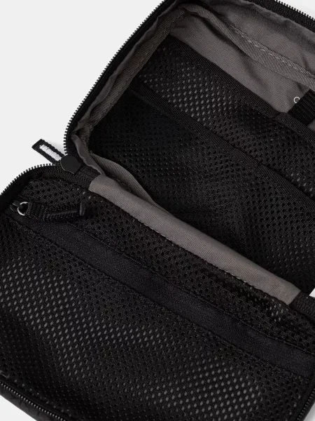 Calvin Klein Smink táska Emblem Aop Washbag fekete