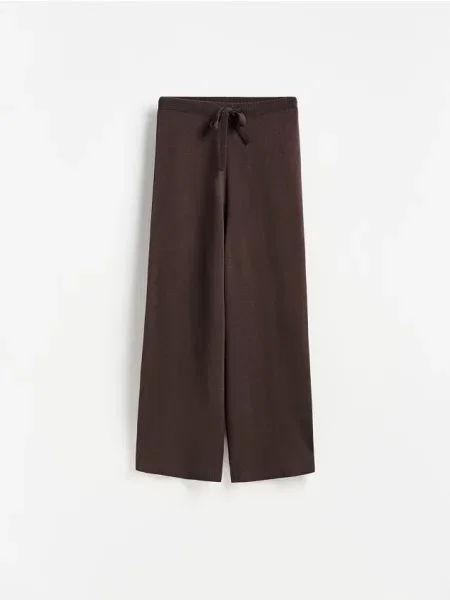 Reserved Pantaloni cu adaos de maro