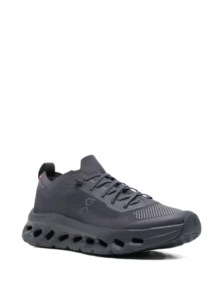 Sneakerși On albastru