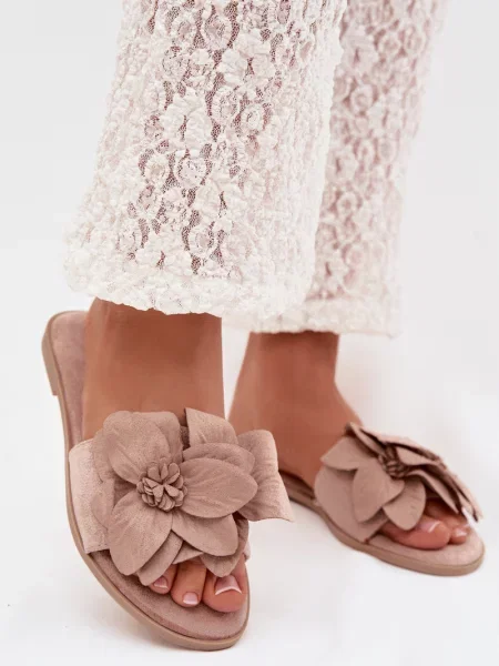 Papuci Boto cu model floral alb