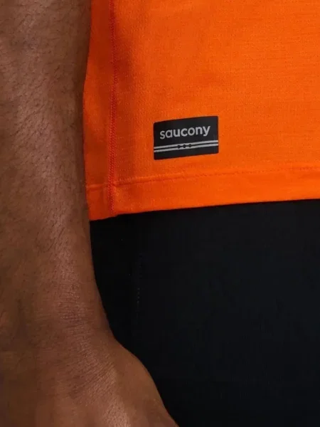 Футболка Saucony помаранчева