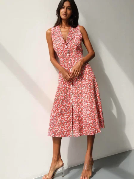 Женское платье без рукавов