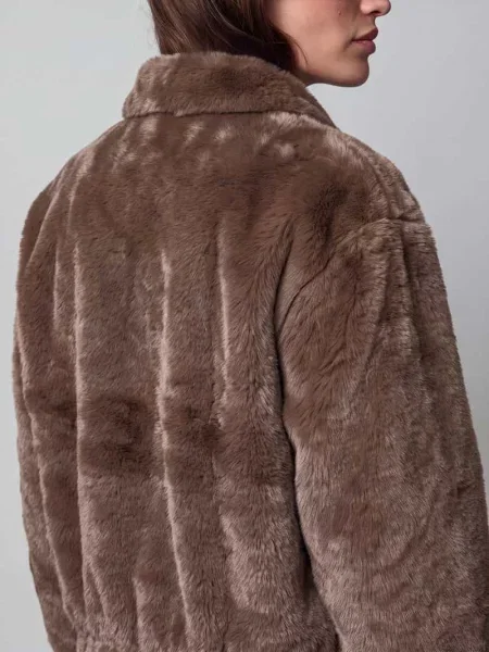 Kurtka ze sztucznego futra z krytym zapięciem na zatrzask Jake*s Casual