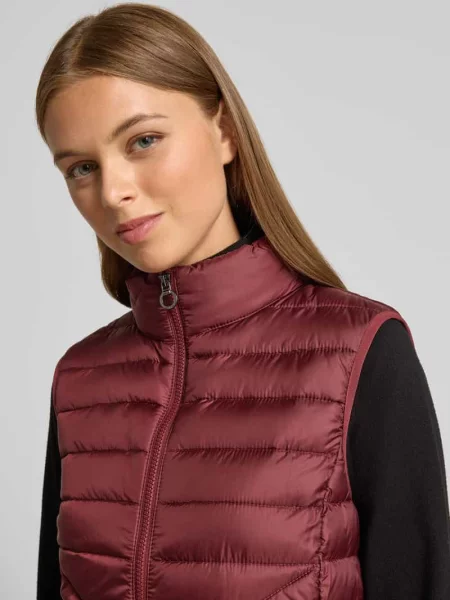 Kamizelka pikowana o kroju slim fit ze stójką S.oliver Red Label bordowa