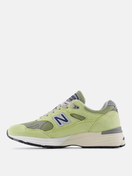 Замшевые кроссовки New Balance