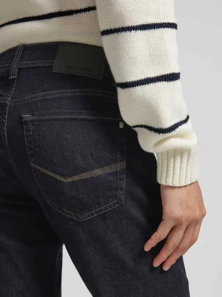 Jeansy o kroju tapered fit z bawełną ekologiczną model ‘Lyon’ Pierre Cardin niebieski
