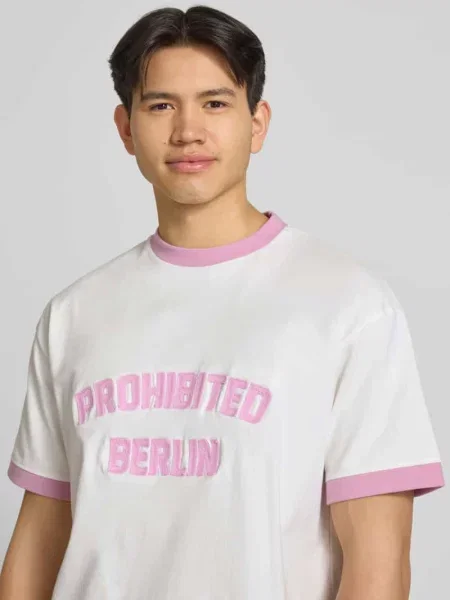 T-shirt z wyhaftowanym logo model Rush' Prohibited różowa