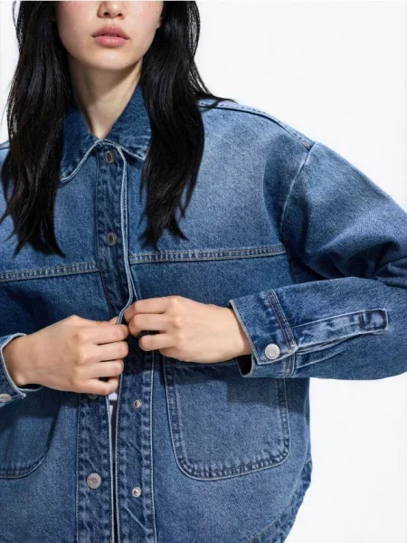 Reserved Geacă din denim albastru