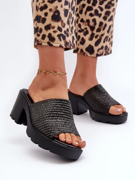 Papuci de casă Kesi tricotate cu toc înalt negru