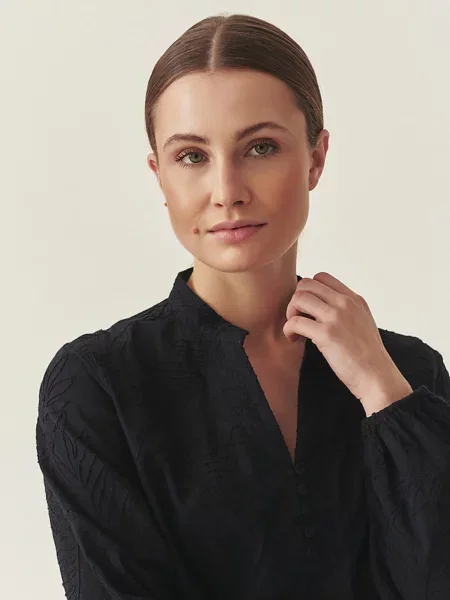 Bluză Tatuum cu broderie negru