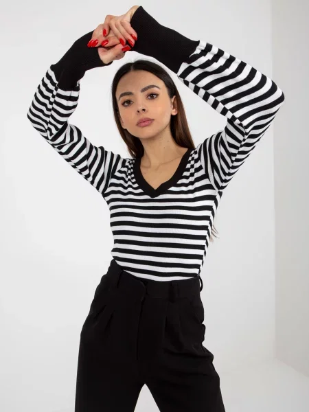Bluză Fashionhunters cu decolteu în V alb