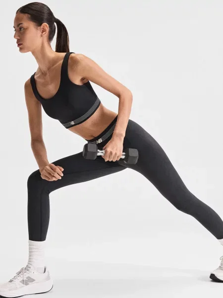 Спортивный топ New Balance черный