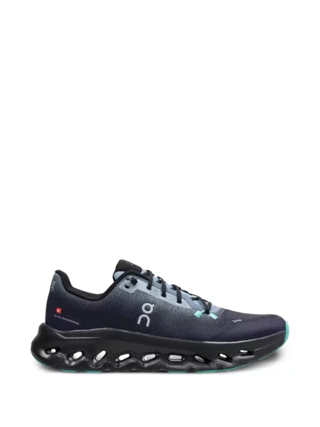 Sneakerși On albastru