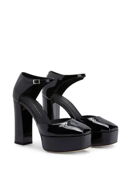 Bateliai Giuseppe Zanotti su platforma juoda
