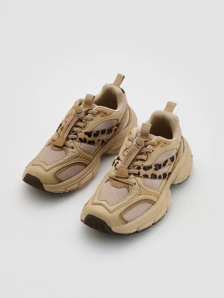 Кроссовки Reserved