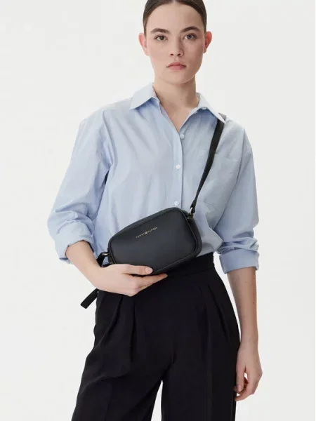 Torebka Tommy Hilfiger granatowa