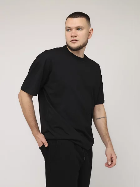 Футболка YUKI чорний