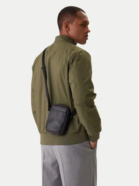 Чанта Calvin Klein черно