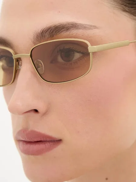 Солнцезащитные очки Jacquemus золотые