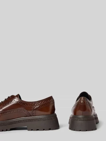 Buty sznurowane z imitacji gładkiej skóry Tamaris