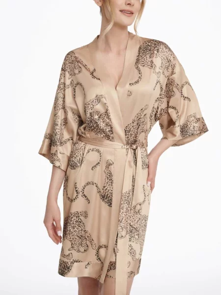 Атласный женский халатик